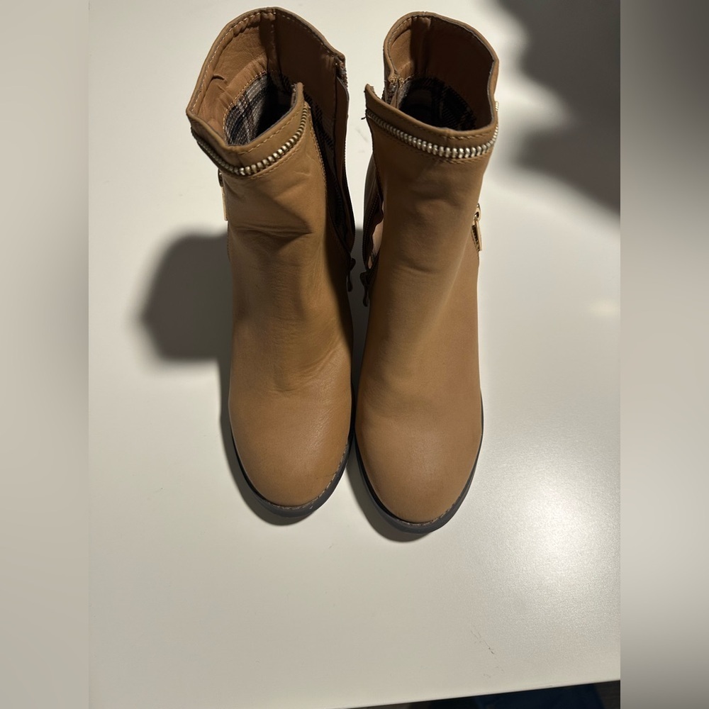 top moda heeled booties size 7